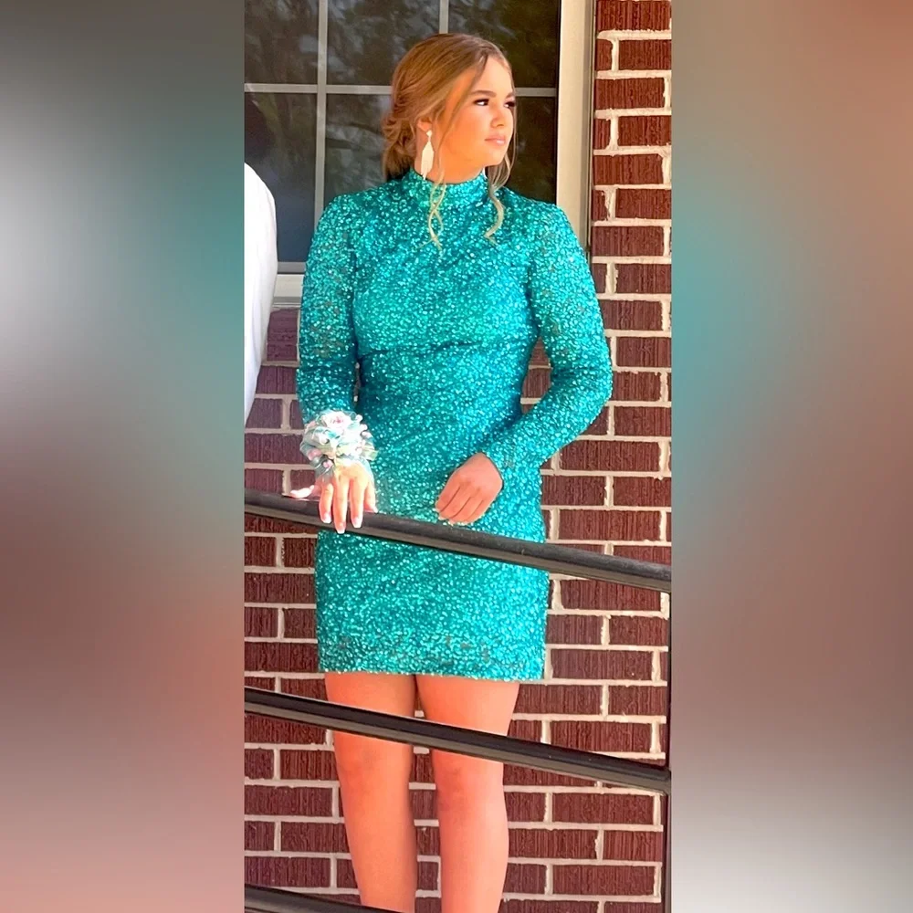 Formal Dress - Picture 1 of 1